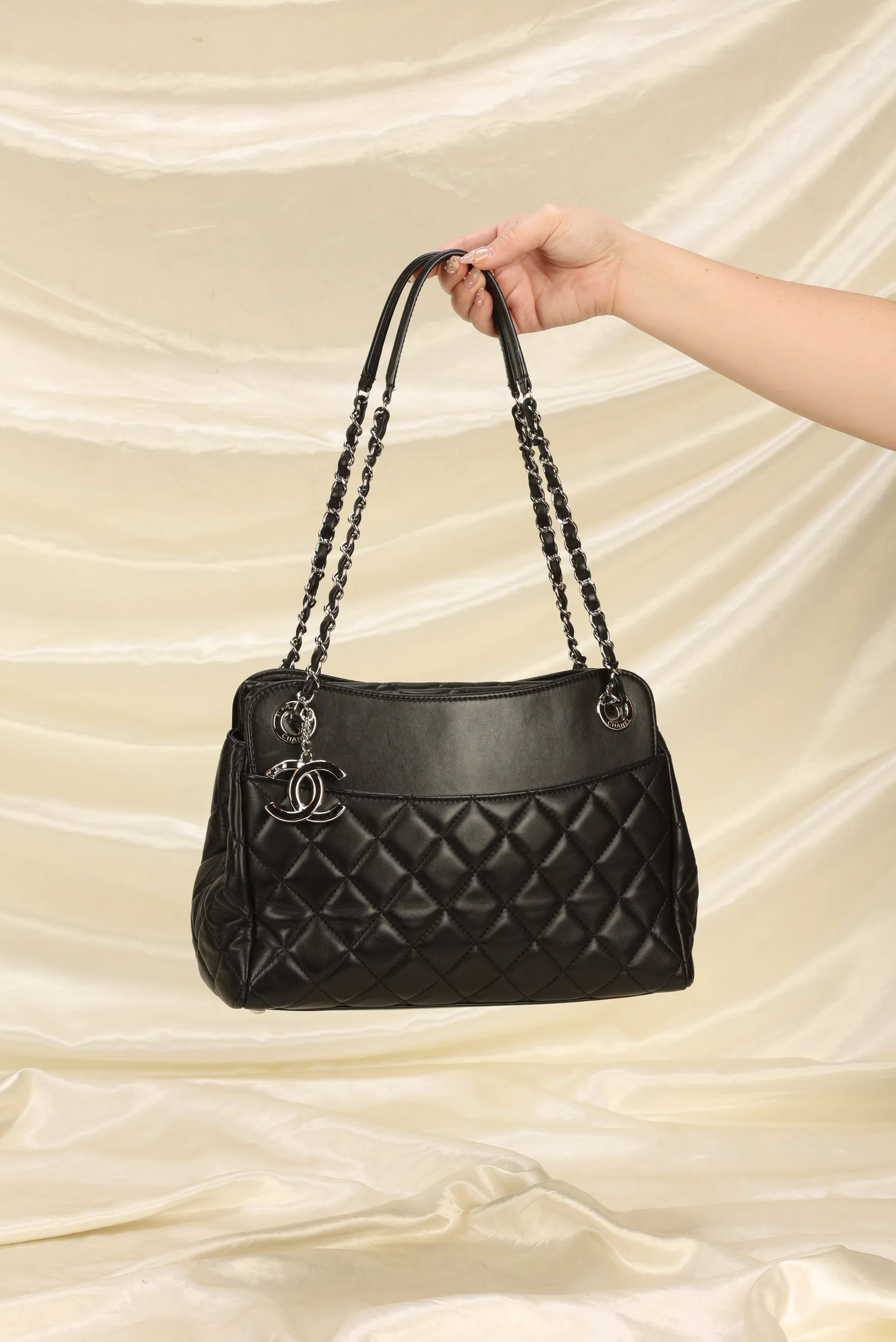 CL Lambskin Quilted Chain Tote
